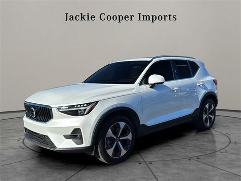 Used 2023 Volvo XC40 B5 Ultimate w/ Protection Package Premier image 1