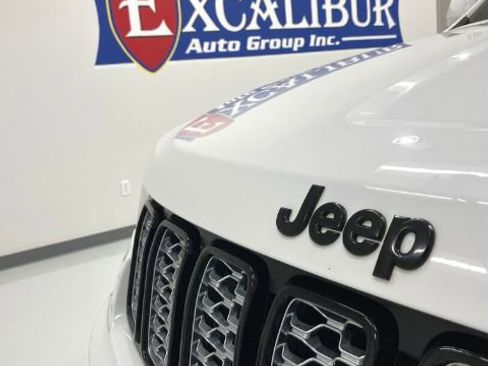 Used 2018 Jeep Grand Cherokee Altitude image 10