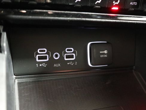 Used 2025 Jeep Grand Cherokee Altitude image 30