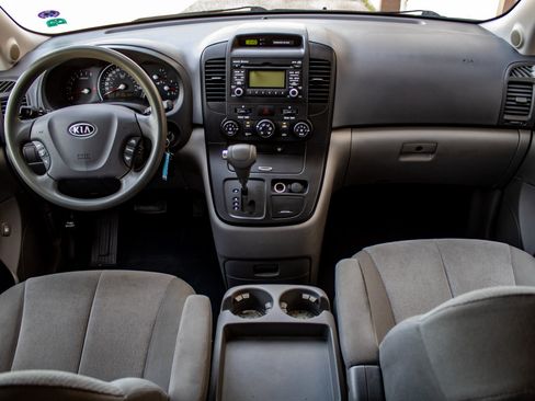 Used 2012 Kia Sedona LX FWD image 21
