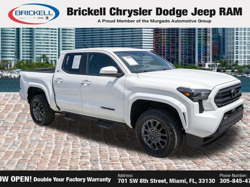 Used 2025 Toyota Tacoma SR5 AWD/4WD image 3