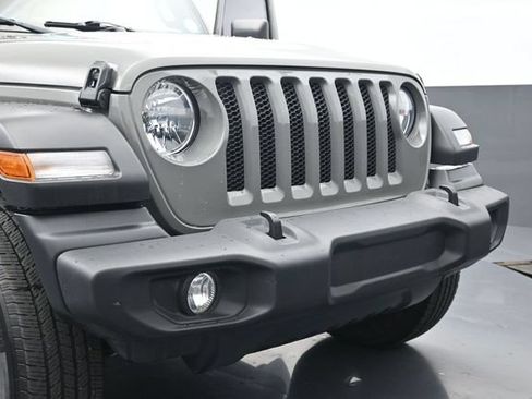 Used 2022 Jeep Wrangler Sport AWD/4WD image 29