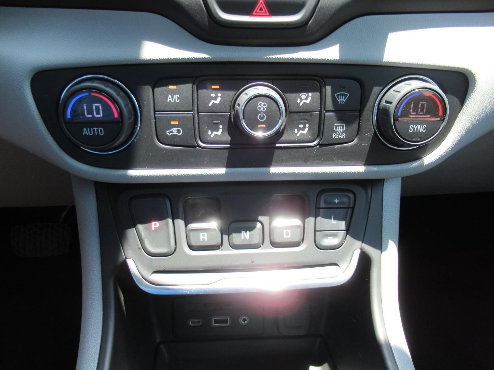 Used 2021 GMC Terrain SLT w/ Infotainment Package II FWD image 27