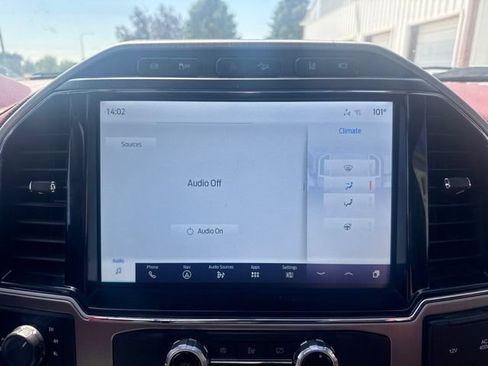 Used 2022 Ford F350 Platinum AWD/4WD image 2