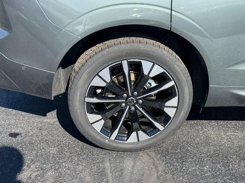 New 2026 Volvo XC60 B5 Plus w/ Climate Package image 4