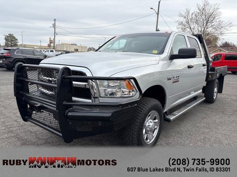 Used 2018 RAM 2500 Tradesman w/ Chrome Appearance Group image 3