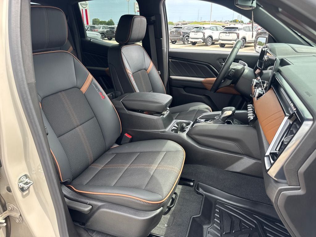 Used 2026 GMC Canyon AT4 AWD/4WD image 13