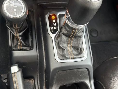 Used 2021 Jeep Gladiator Overland image 19