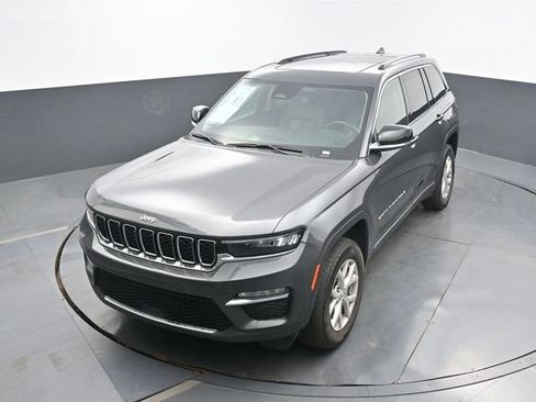 Used 2022 Jeep Grand Cherokee Limited image 45