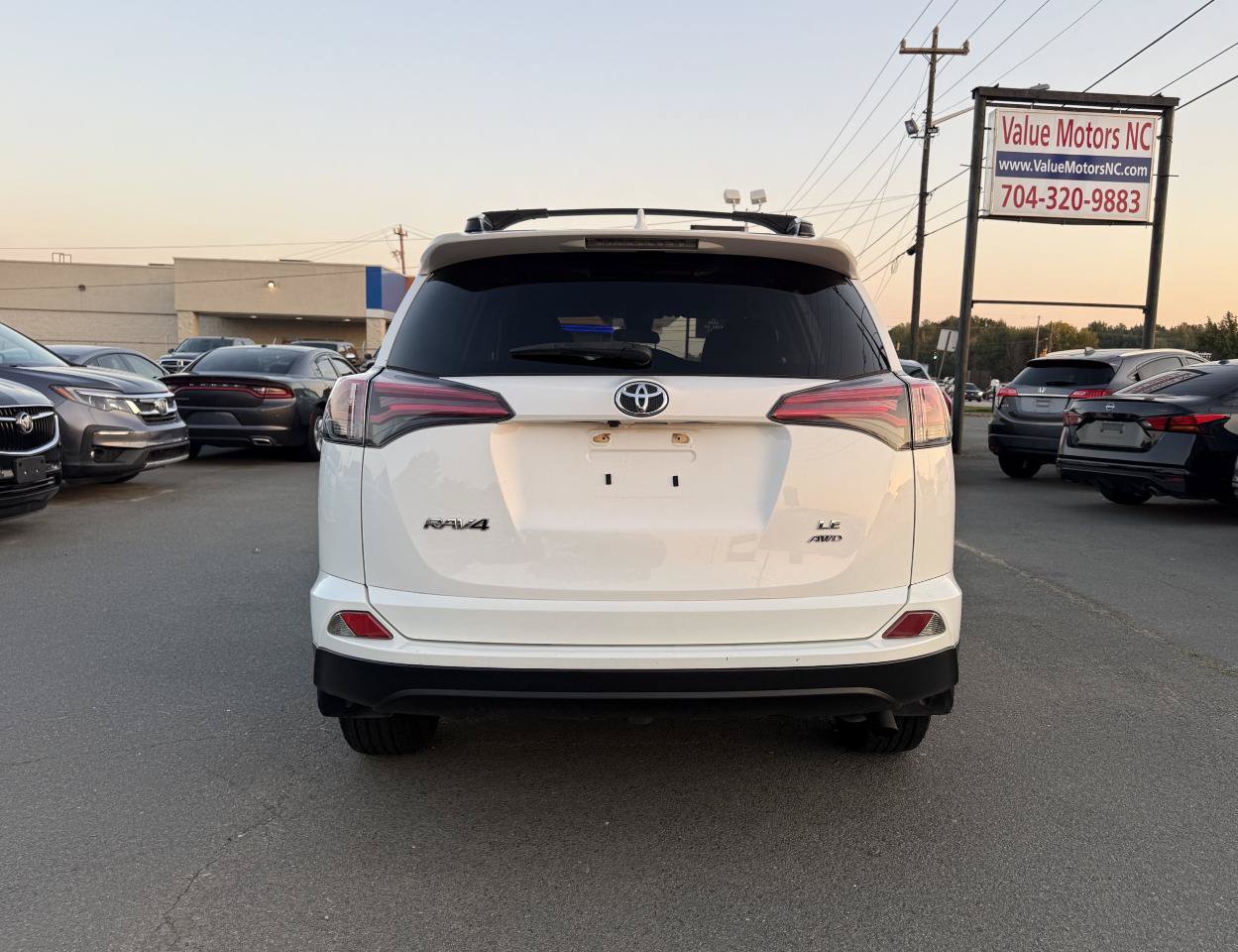 Used 2017 Toyota RAV4 LE w/ Carpet Mat Package AWD/4WD image 5