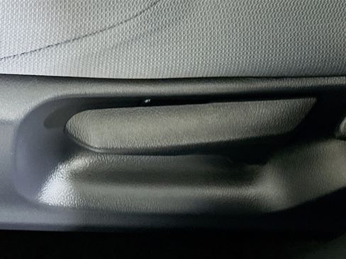 Used 2024 Toyota Corolla Cross SE image 13