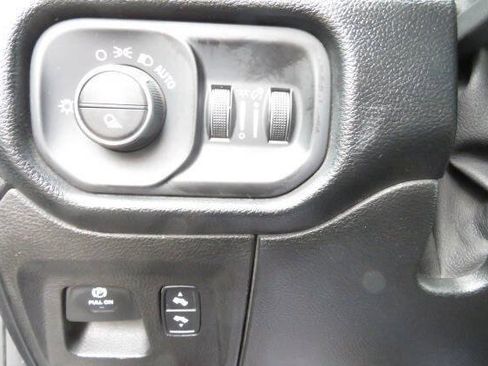 Used 2021 RAM 1500 Laramie AWD/4WD image 16
