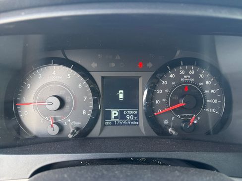 Used 2015 Toyota Sienna LE FWD image 13