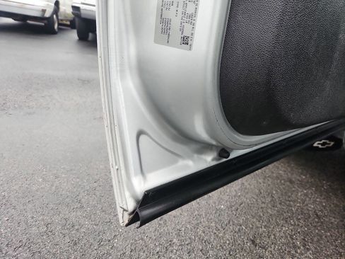 Used 2012 Chevrolet Avalanche LS image 13