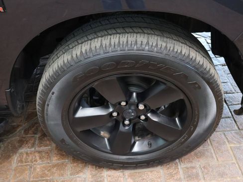 Used 2019 RAM 1500 Express w/ Wheel & Sound Group AWD/4WD image 8