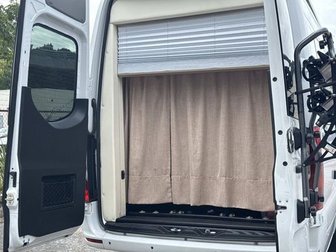 Used 2020 Mercedes-Benz Sprinter 3500 image 35