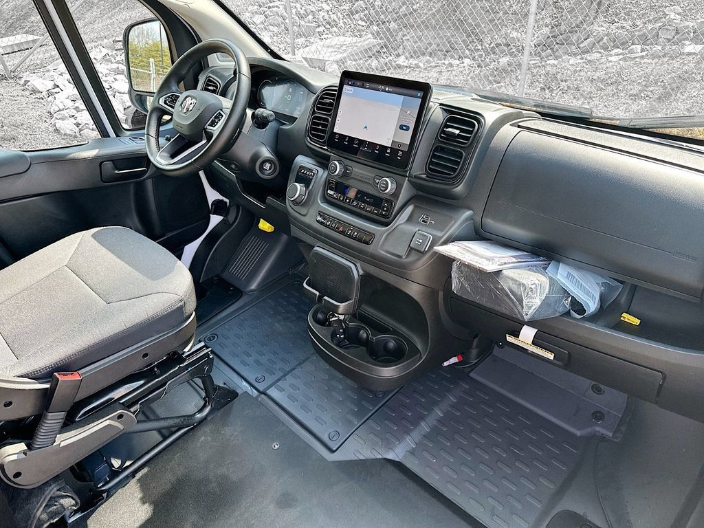 Used 2024 RAM ProMaster 3500 w/ Delivery Van Package FWD image 31