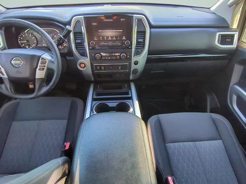 Used 2021 Nissan Titan SV w/ SV Convenience Package RWD image 11