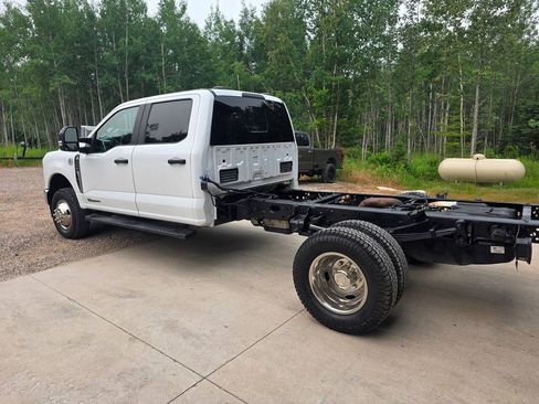 Used 2024 Ford F350 XL w/ XL Chrome Package AWD/4WD image 4