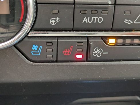 Used 2021 Ford Expedition XLT image 25