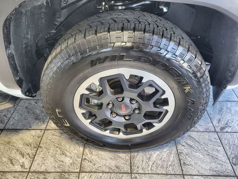 Used 2025 Toyota 4Runner TRD Off-Road image 10