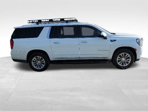 Used 2021 GMC Yukon XL SLT AWD/4WD image 2