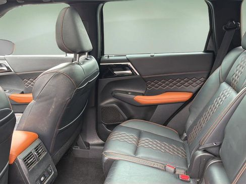 Used 2022 Mitsubishi Outlander SEL image 17