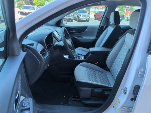 Used 2023 Chevrolet Equinox LS FWD image 10