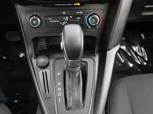 Used 2018 Ford Focus SE image 23
