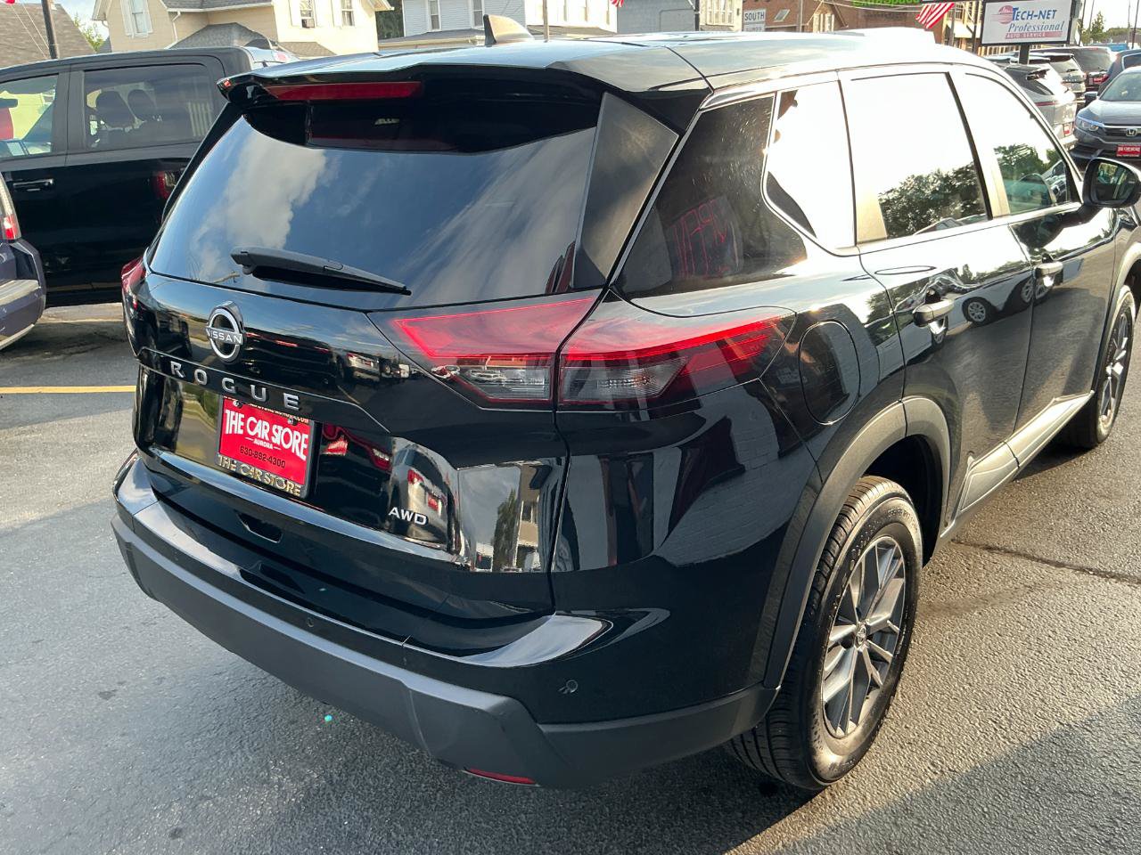 Used 2024 Nissan Rogue S AWD/4WD image 25