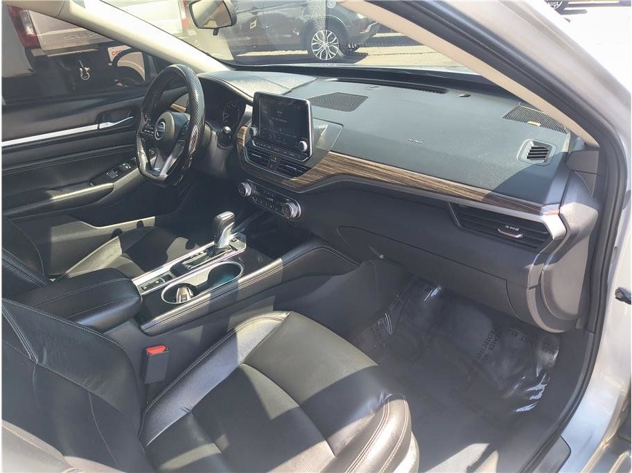 Used 2022 Nissan Altima 2.5 SL FWD image 12