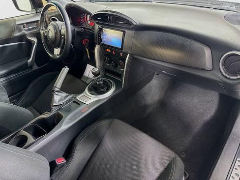 Used 2018 Toyota 86 image 33