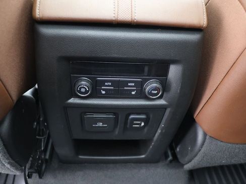 Used 2018 Chevrolet Traverse High Country image 13