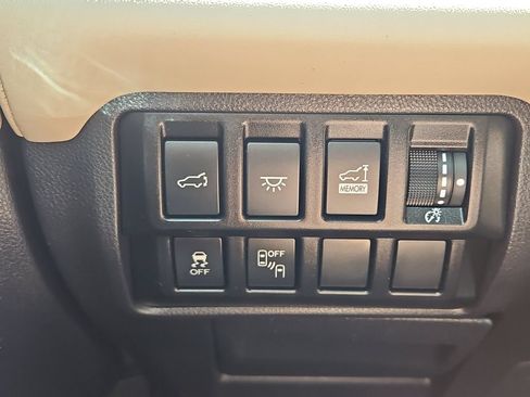 Used 2021 Subaru Ascent Limited w/ Technology Package AWD/4WD image 18