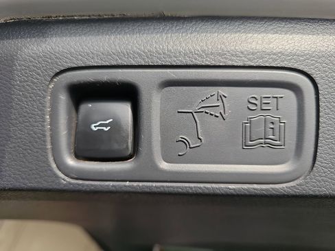 Used 2024 Ford Expedition Max XLT AWD/4WD image 13