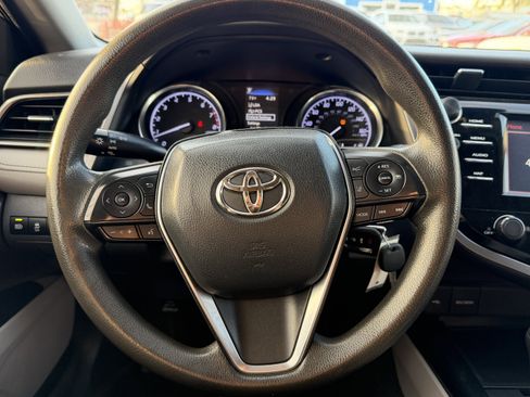 Used 2020 Toyota Camry LE image 12