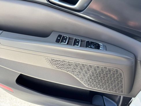 Used 2026 Kia Carnival FWD image 18