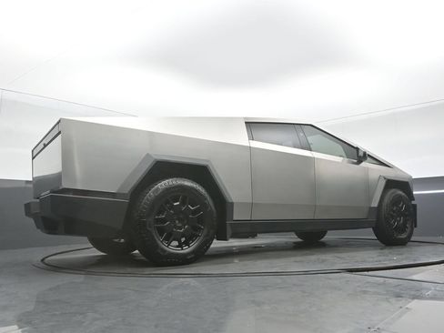 Used 2024 Tesla Cybertruck AWD Crew Cab image 32