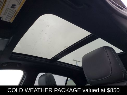 Used 2022 Cadillac XT4 Premium Luxury w/ Enhanced Visibility Package image 7