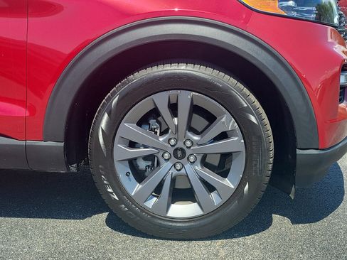 Used 2021 Ford Explorer XLT w/ Equipment Group 202A RWD image 5
