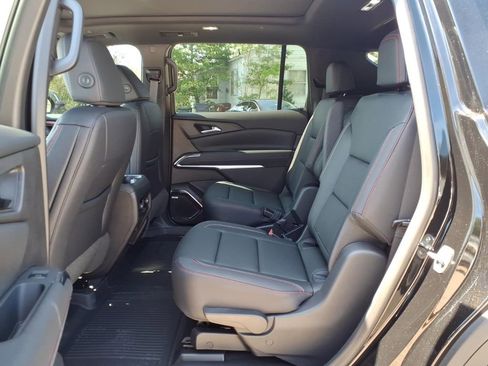 New 2026 Chevrolet Traverse Z71 w/ Enhanced Driving Package AWD/4WD image 13