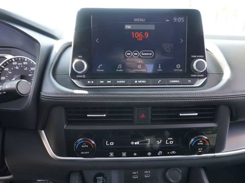 Certified 2025 Nissan Rogue SV AWD/4WD image 19