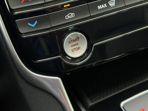 Used 2018 Jaguar XE Prestige image 38