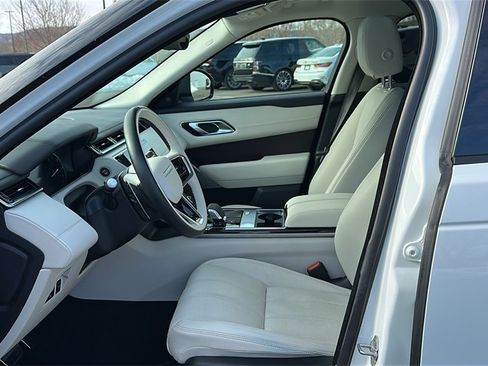 Used 2023 Land Rover Range Rover Velar R-Dynamic S image 9