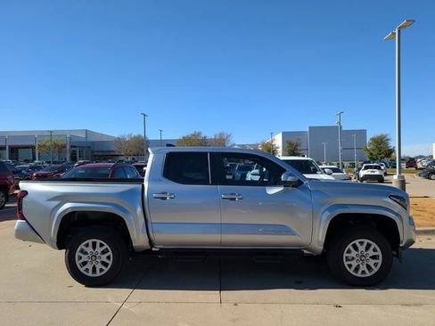 New 2025 Toyota Tacoma SR5 image 3