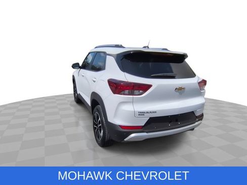 Used 2025 Chevrolet TrailBlazer LT w/ Convenience Package AWD/4WD image 8