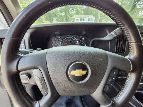 Used 2020 Chevrolet Express 3500 Extended w/ Driver Convenience Package RWD image 7