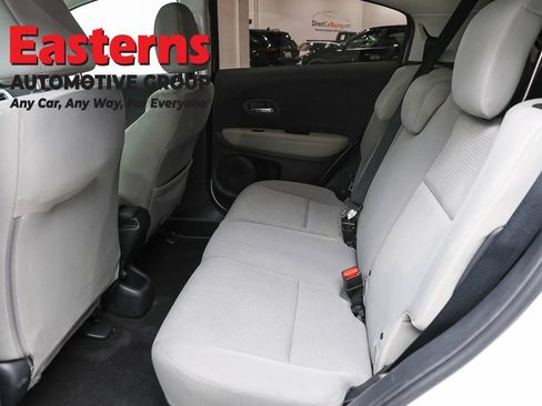 Used 2022 Honda HR-V LX image 18