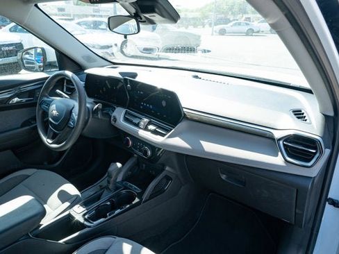 Used 2025 Chevrolet TrailBlazer LT FWD image 37