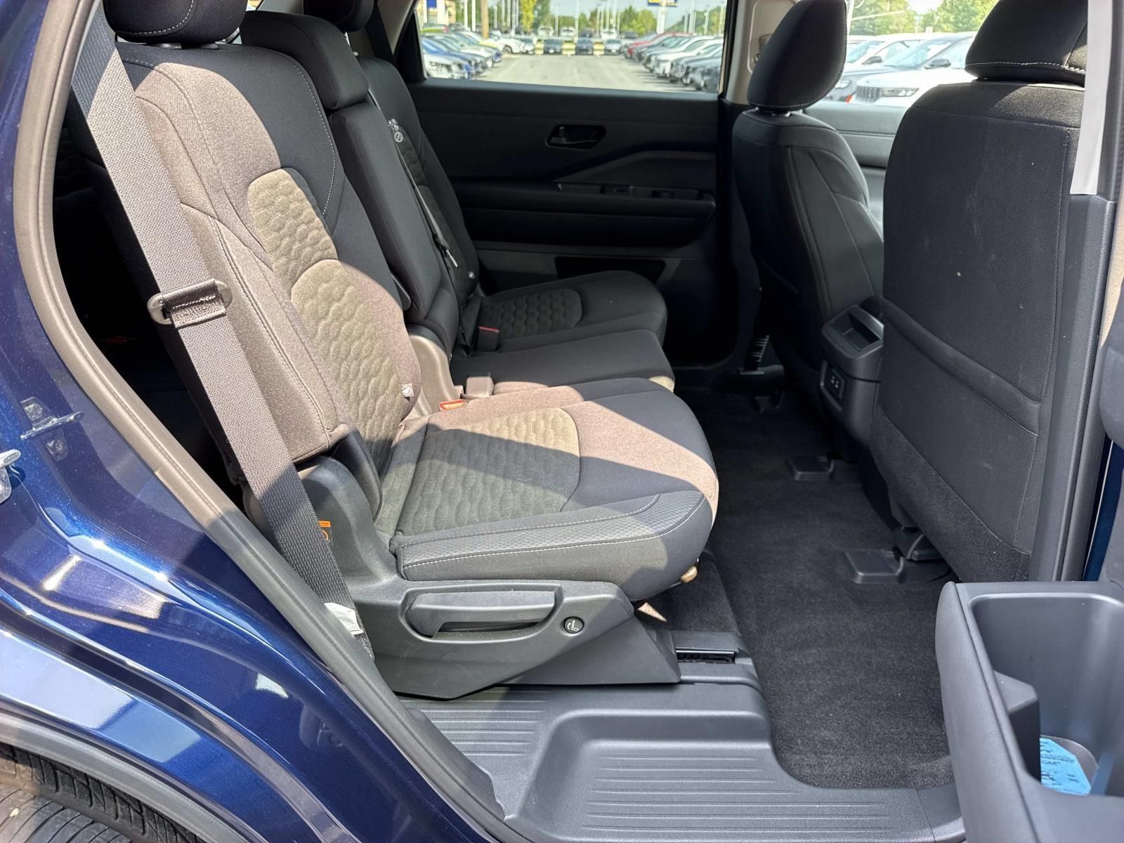 Certified 2026 Nissan Pathfinder SV AWD/4WD image 26